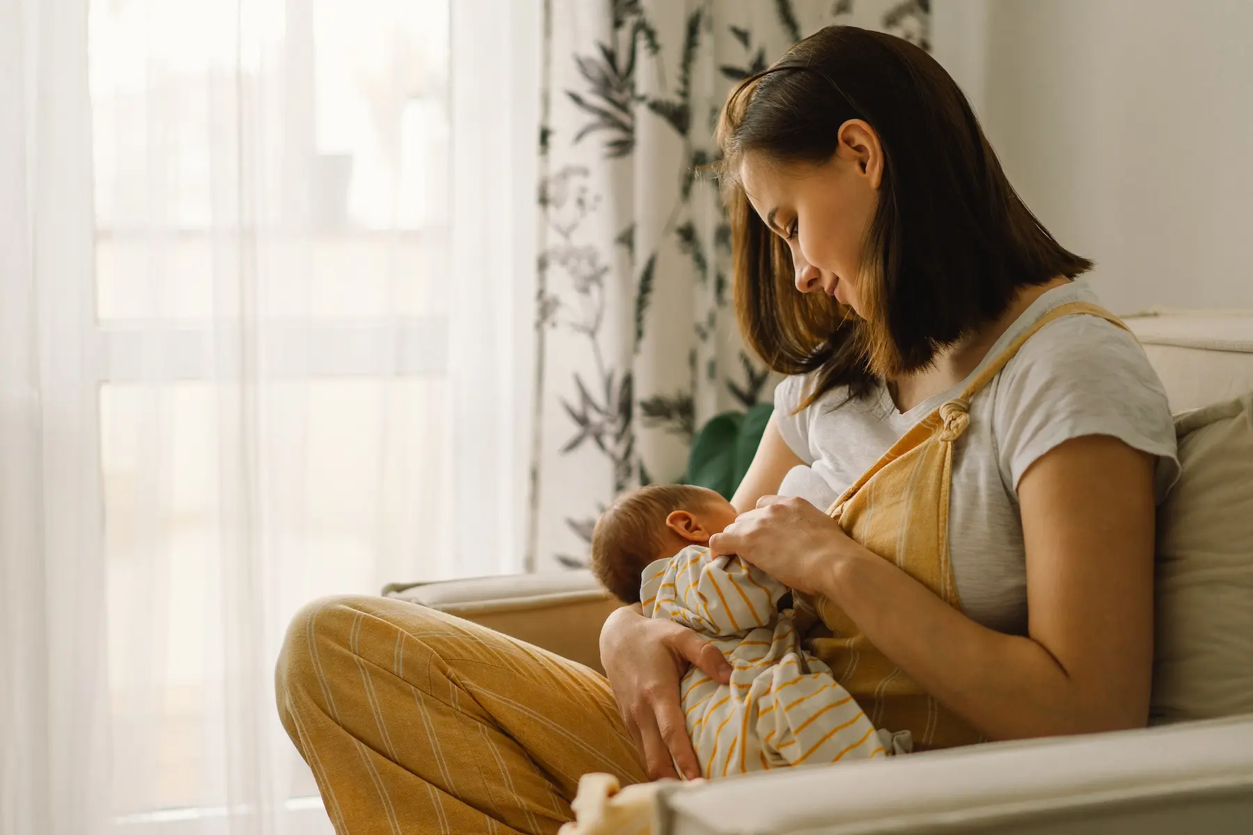 How to give breastfeeding instructions in Spanish